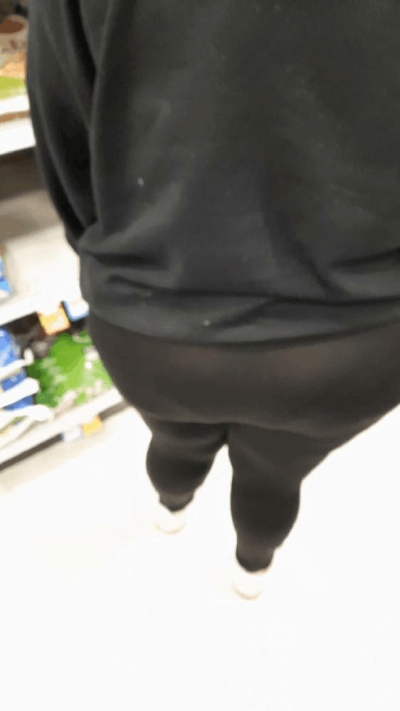 [GIF] What you doin if you see me while shopping?