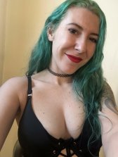 Adorable décolletage