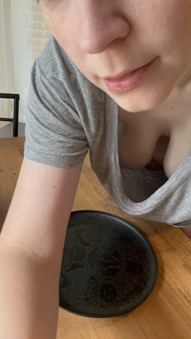 I apologize for the empty plate, allow me to bring you something to fill it