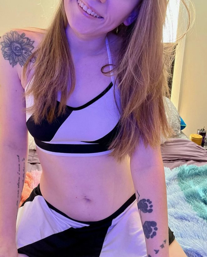 Newbie Mom: Embracing Shyness with a Smile ☺️