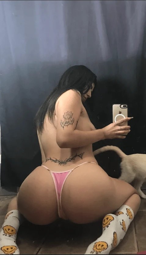 My feline friend insisted on joining me for a photo!