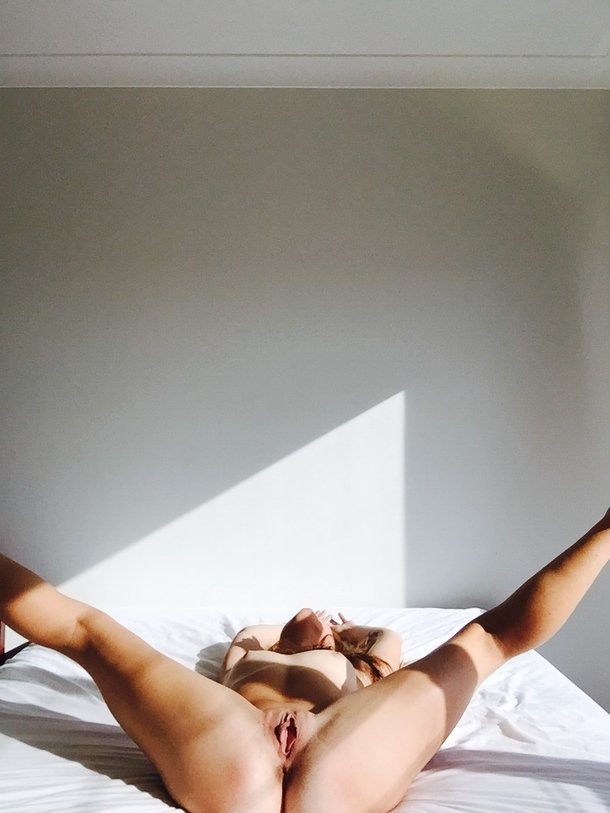 Pic #5 - Hope my neighbours didnt mind the show today f could someone come fuck me please