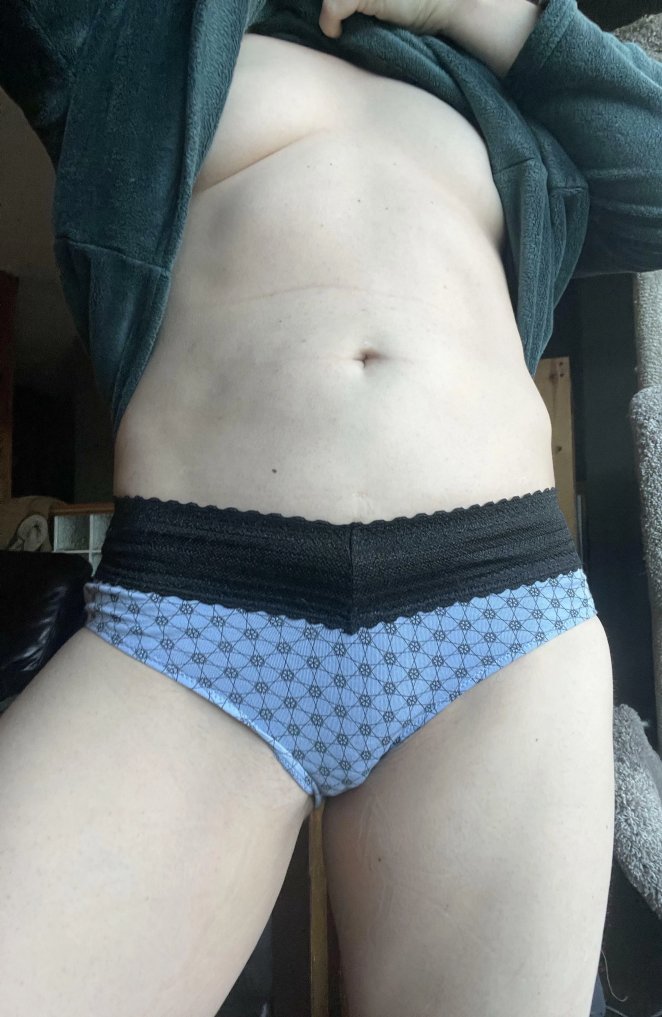 Fading gracefully: Embracing natural beauty over 40