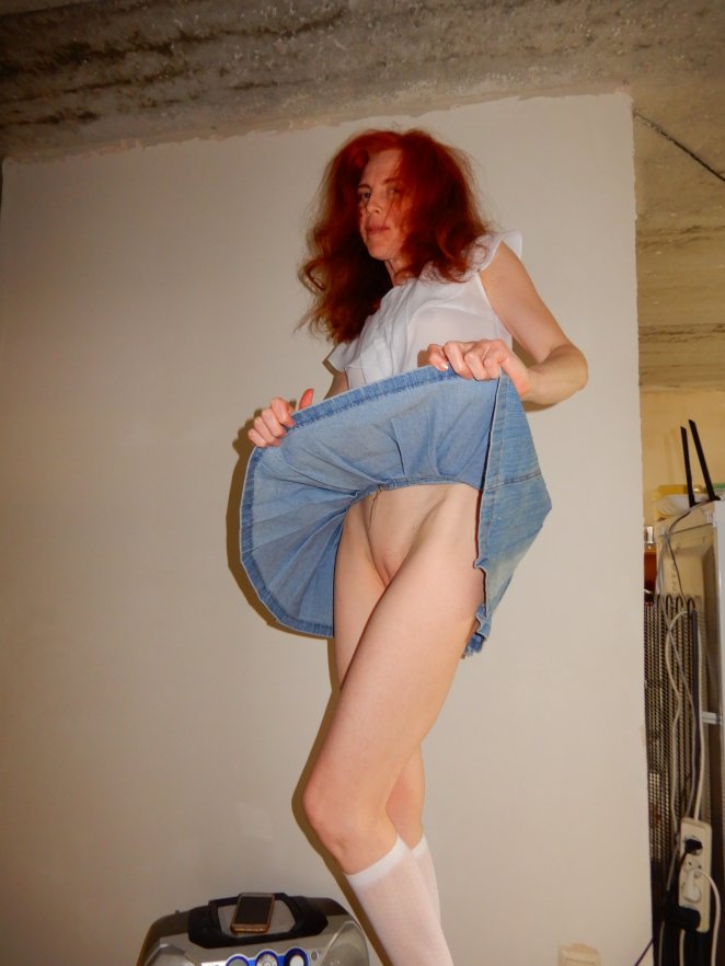 Red hair girl had sex