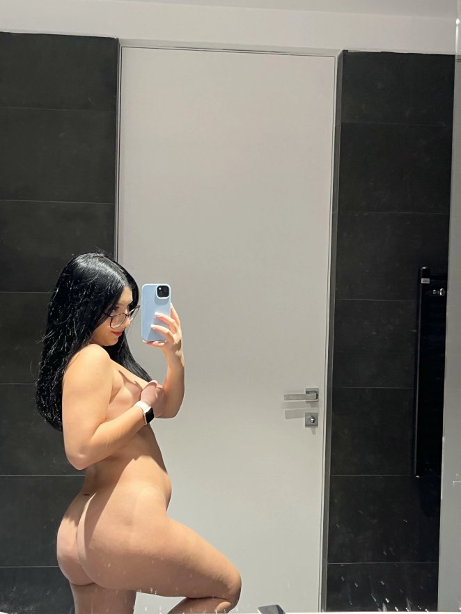 Embracing My Latina Curves Instead of Working