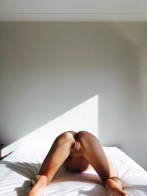 Pic #4 - Hope my neighbours didnt mind the show today f could someone come fuck me please