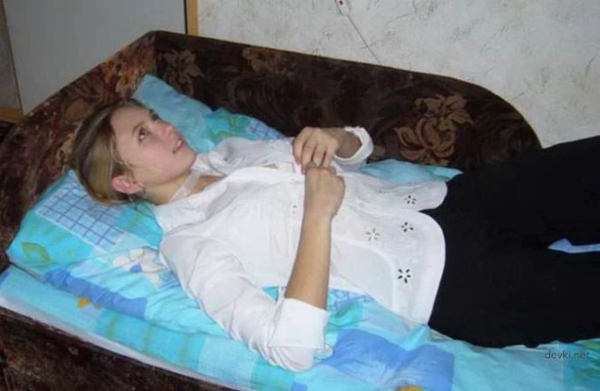 Girlfriend takes off her clothes and sucks cock