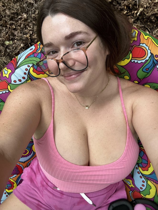 Glasses and lights both remain in place