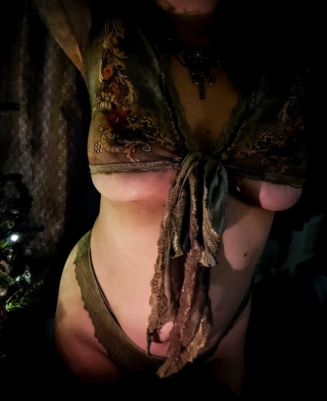 Adorable Top with a Hint of Underboob