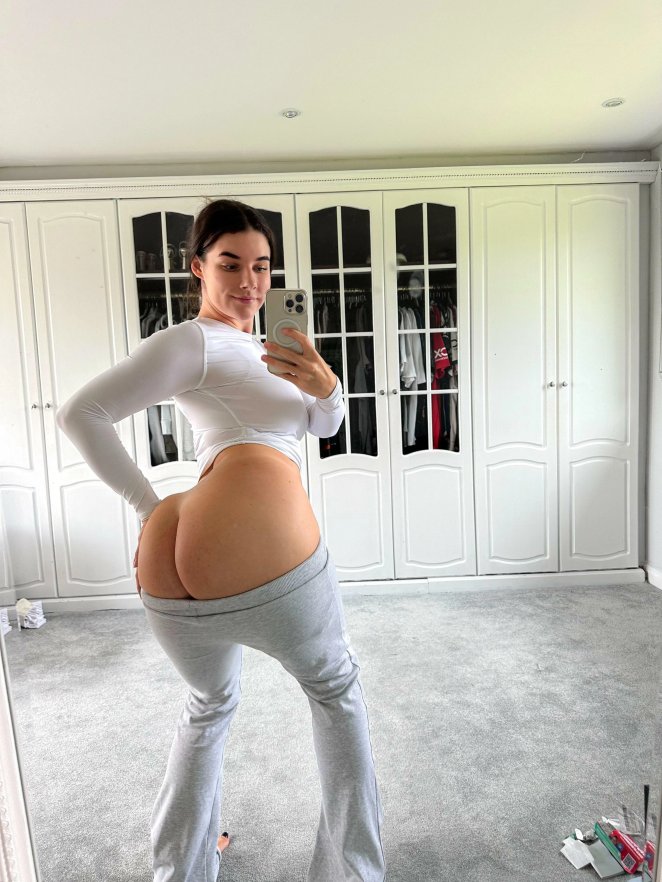 Sculpting Your Booty with a Pilates Pump