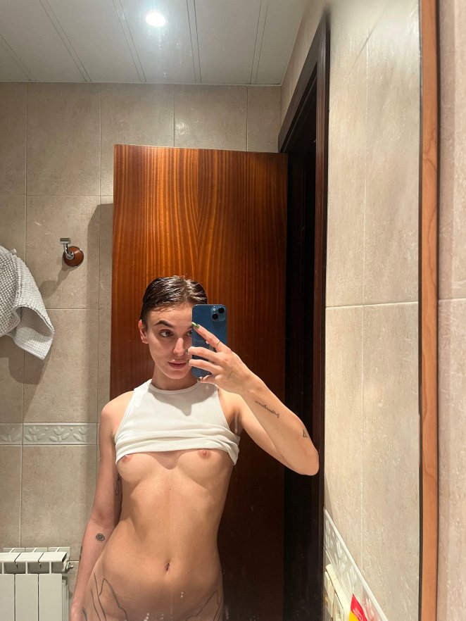 Am I small enough to perch on your lap?