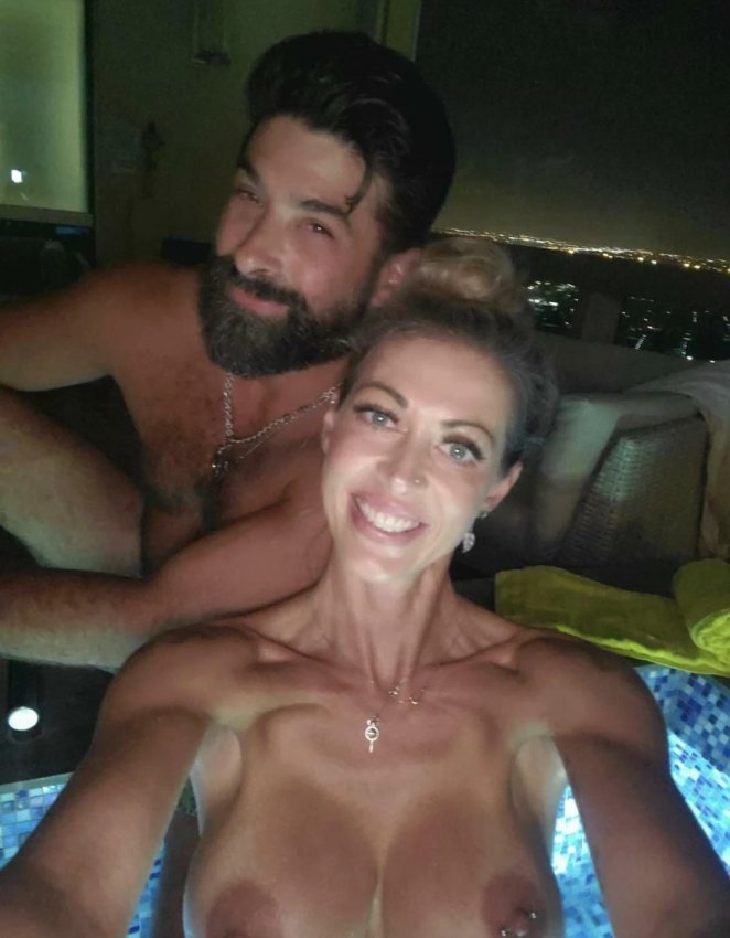 [MF] Hey everyone let me know if you like the look of my wife ( or me ?)