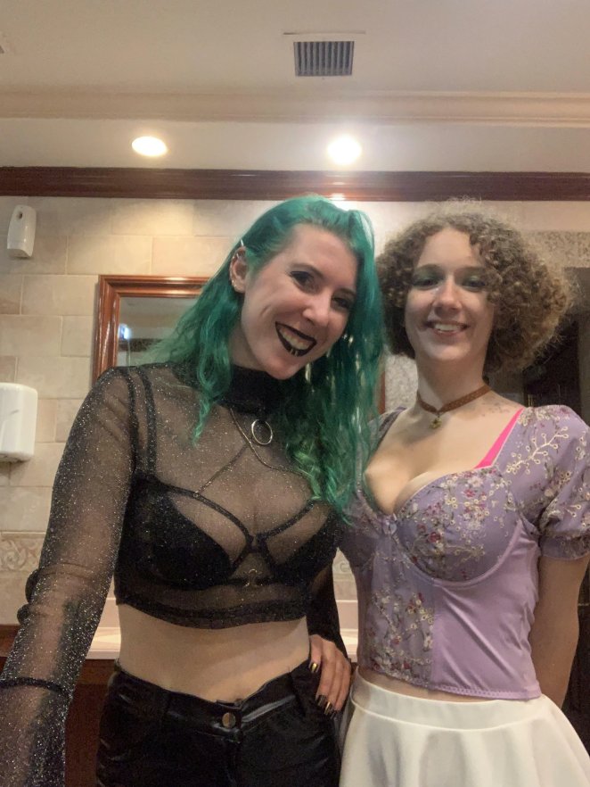 Divergent aesthetic separation