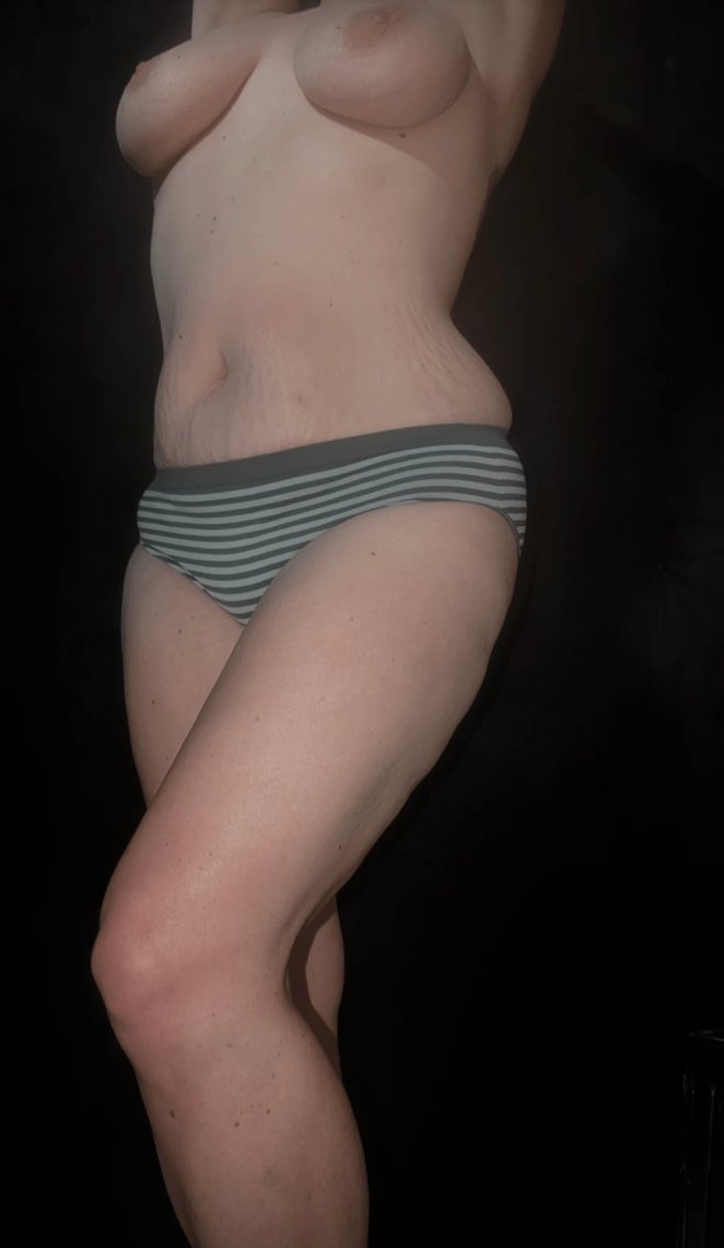 The Sultry Hotwife Revealing Her Alluring Curves