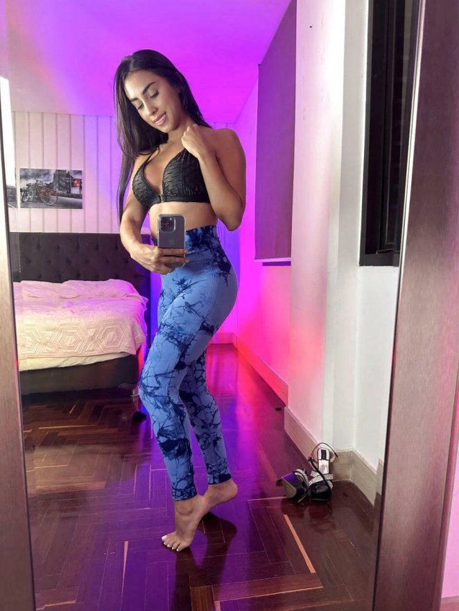 The Admiring Glances I Receive When Wearing Yoga Pants