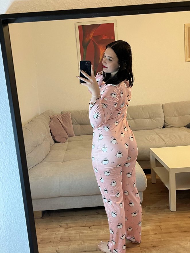 Just a curvy girl in a pretty pink pyjama