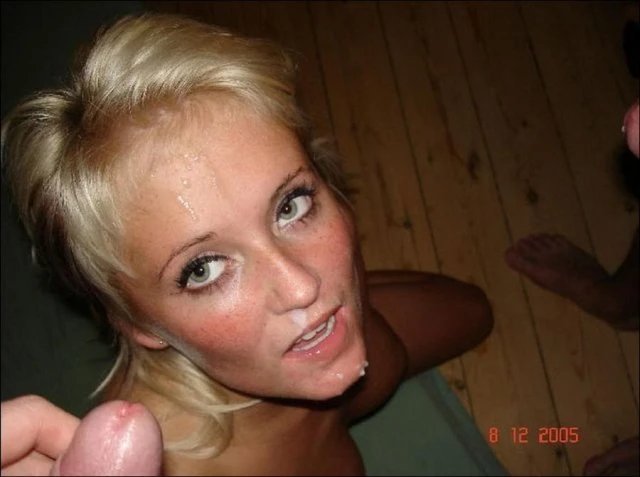 Blonde loves double penetration