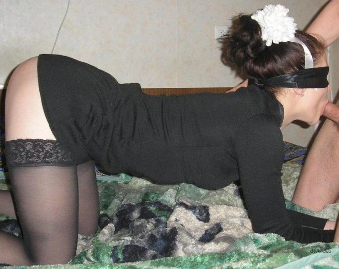 Blindfolded his wife's eyes and fucked in the mouth