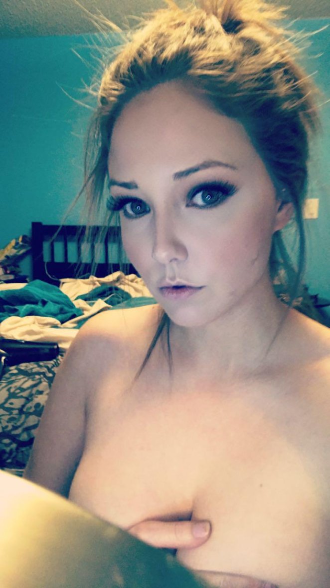 Who wants to fuck me in front of my boyfriend? ?