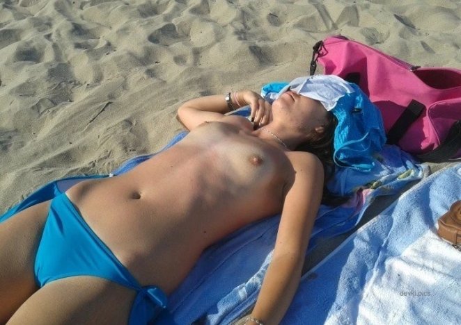 Fucked in front of the beach