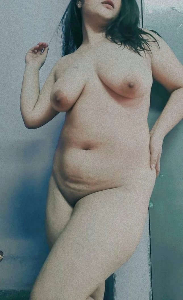 My boyfriend think that I only click nudes for him ??? (f)