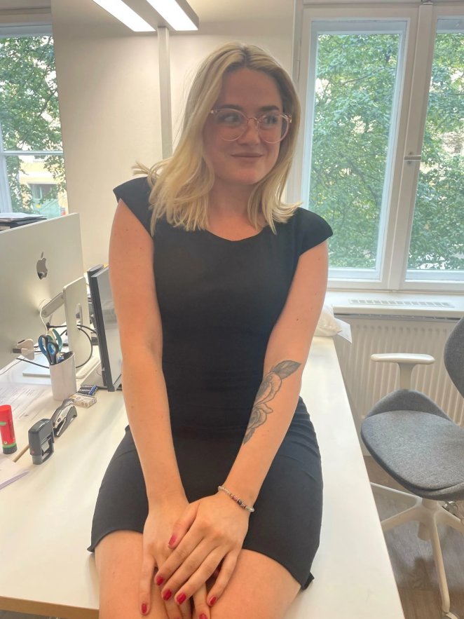 Looking for some new friends - Blonde girl seeking companionship