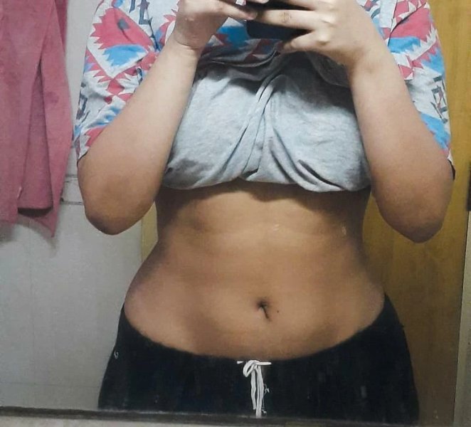 I heard Indians love navels. (f)