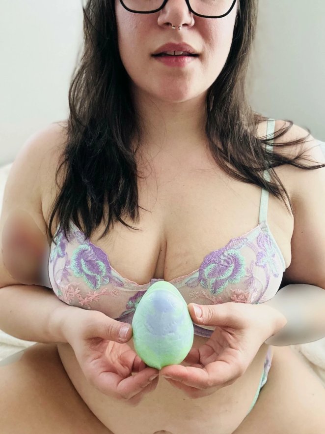 The Vibrant Colors on this Set Captivated Me Instantly