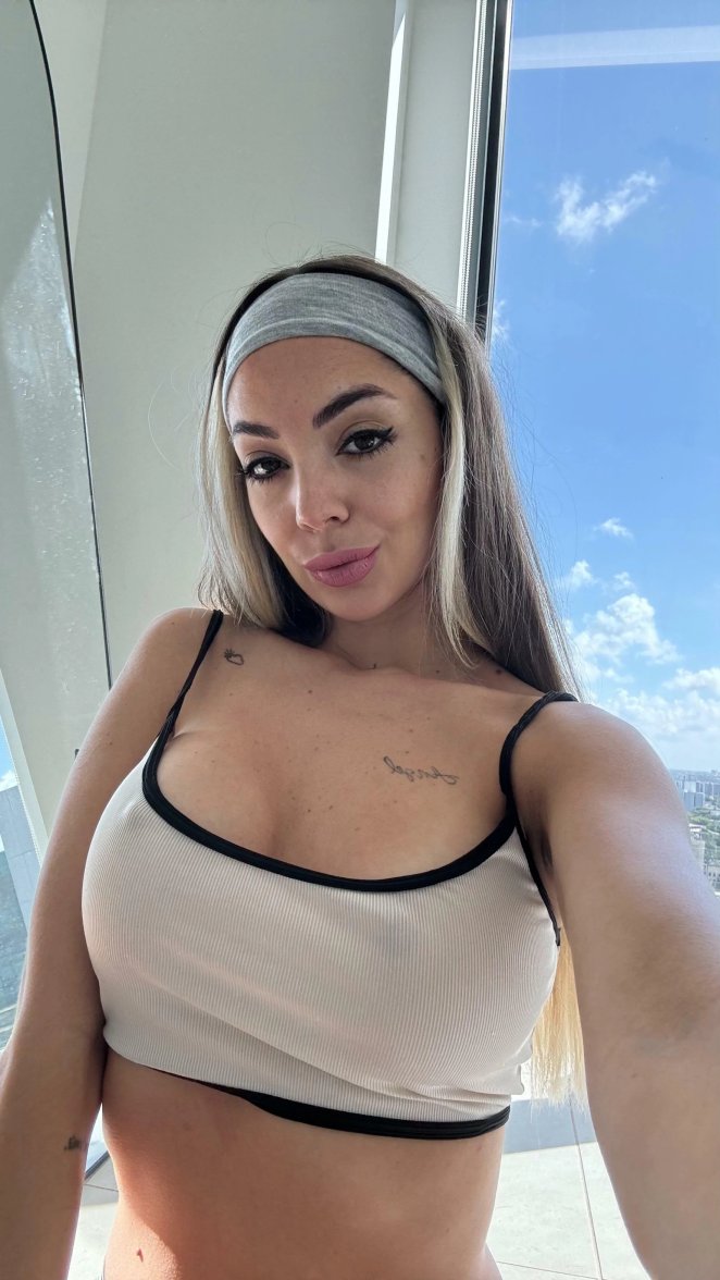 Is this the most flattering angle to showcase cleavage?