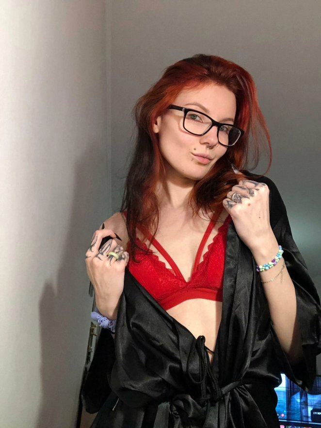 The Ultimate Power Duo: Black and Red ❤️