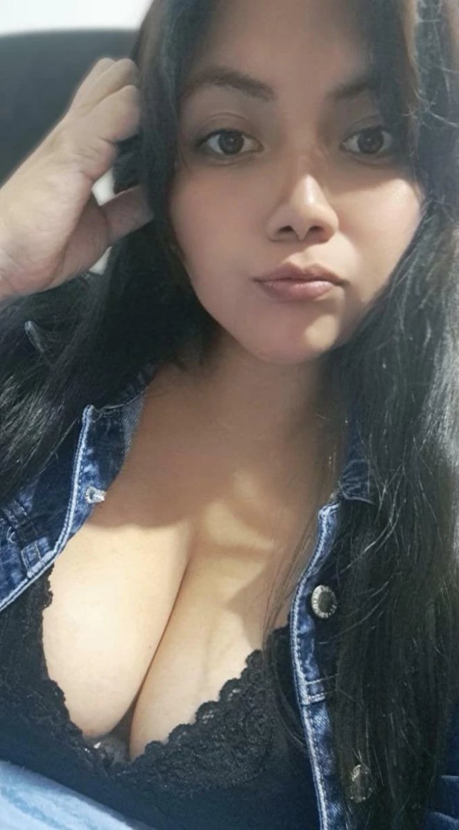 My guy friends can't get enough of my bedtime selfies