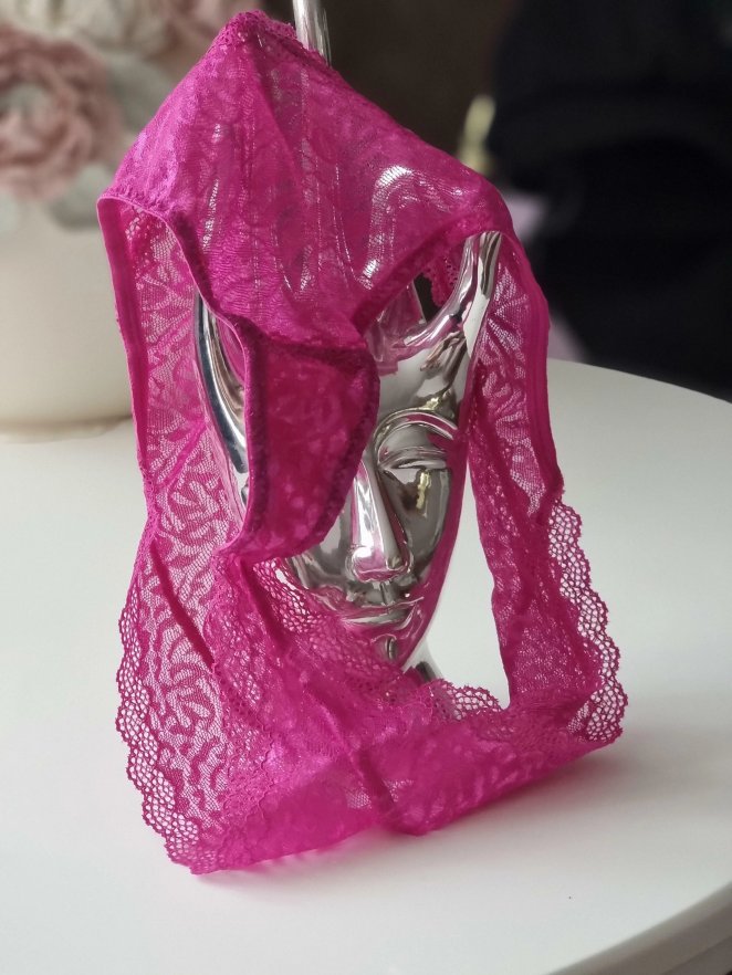 ?It should be your face, but you can't make up your mind