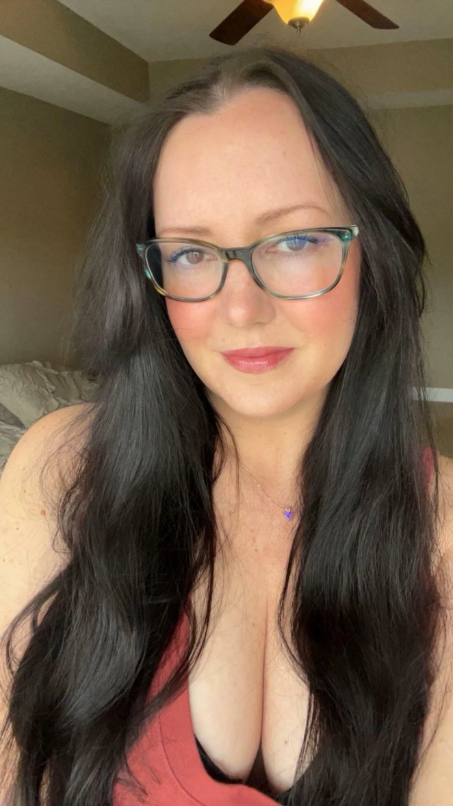 Mama's Classic Cleavage