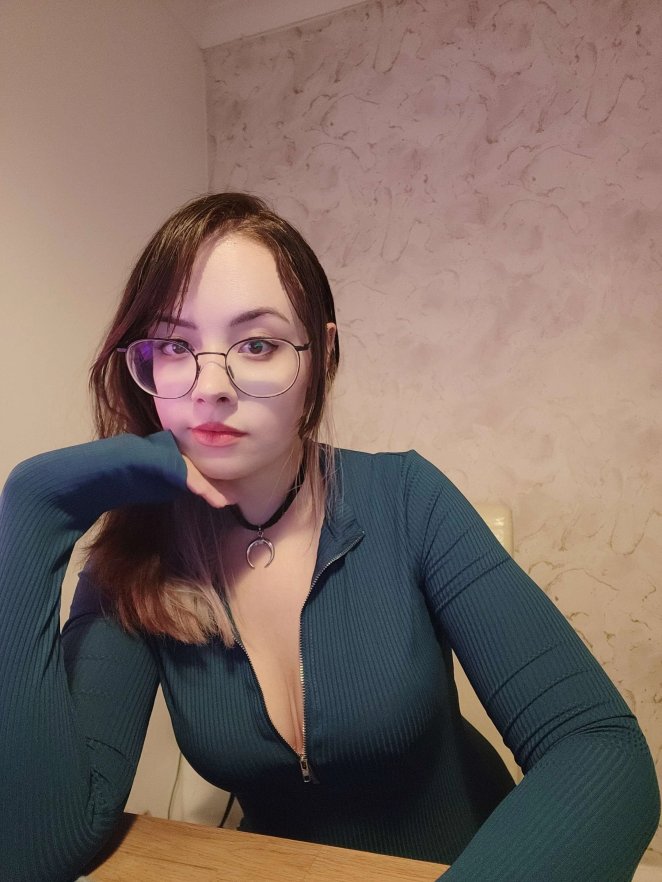 Defying My Opticians: Saying "F it" to Glasses Style Critics