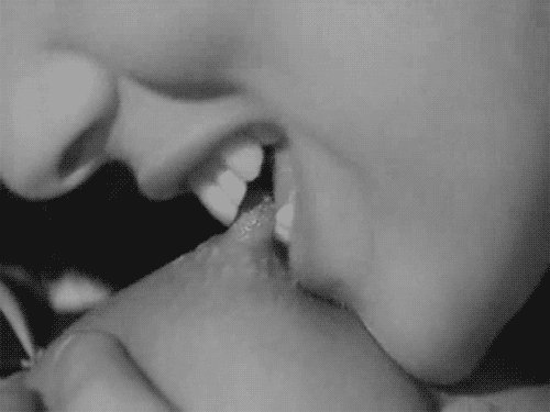 [GIF] Like a vampire