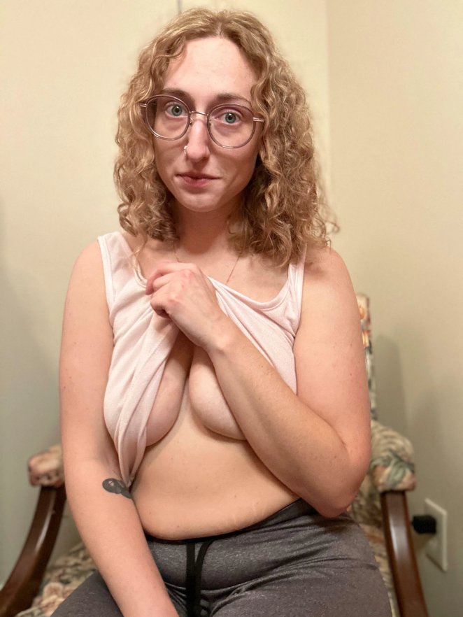 'Tis the season for cozy sweatpants!