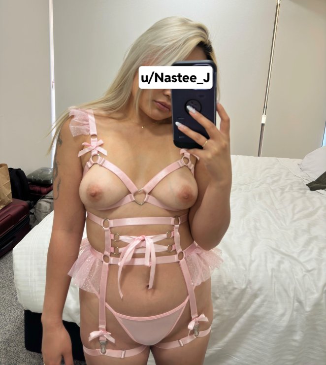 I feel like a beautiful, pink fairy in this outfit