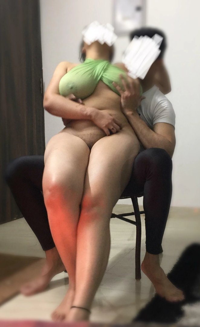 Ridings Bae’s lap.