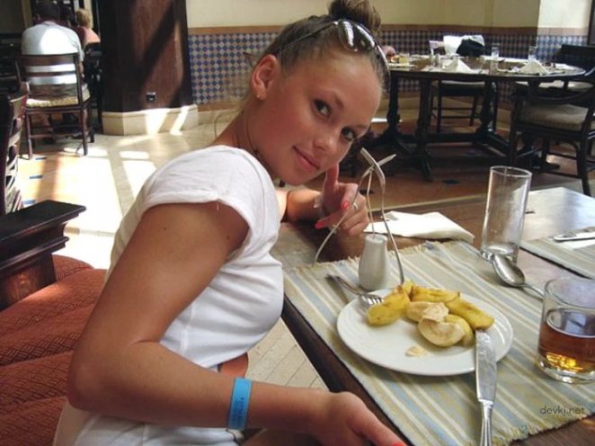 How a very young girl went to model