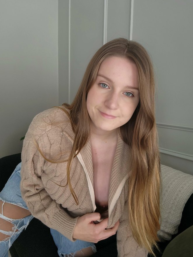 Peeking into my sweater: A tiny glimpse