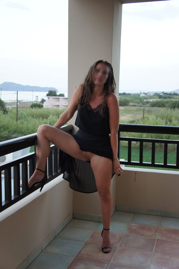 I like to show my pussy what do you think