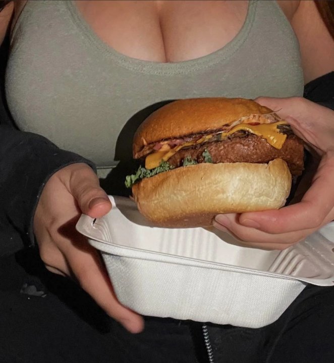 Two compelling reasons to ask me out on a date!