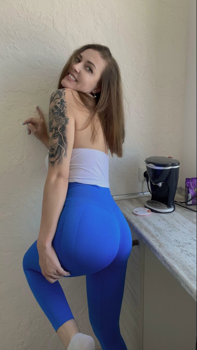 Why Blue is the Perfect Color for My Curvy Booty