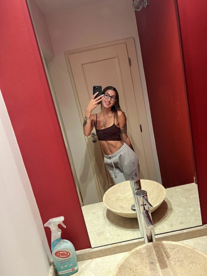 Feeling fabulous in my snazzy outfit!