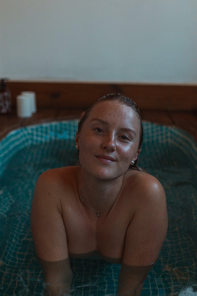 Adorable Petite Frame