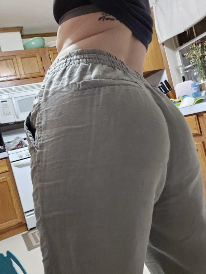 Adoring the way these pants embrace my peach perfectly, but imagining they'd look even better off, don't you think?