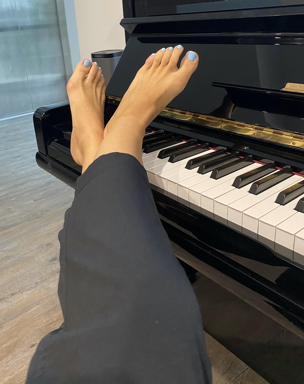 Should I play a tune with my feet