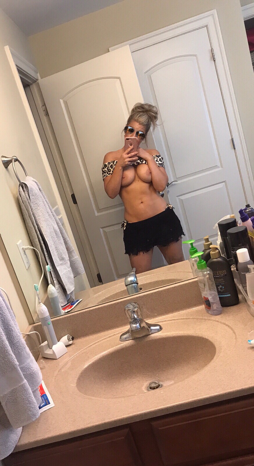 Feelin sexy & Sun-kissed on this fine Sunday. Mil(f)33