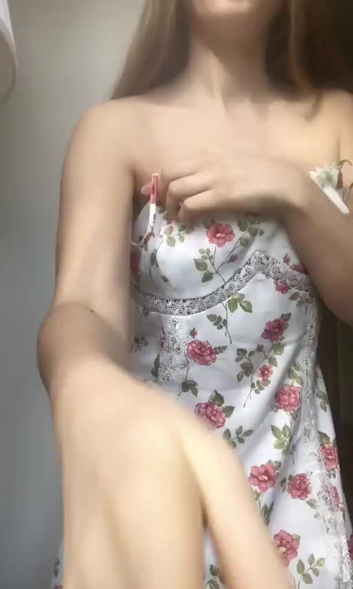 [GIF] Count to three and I’ll drop my sundress for you ??