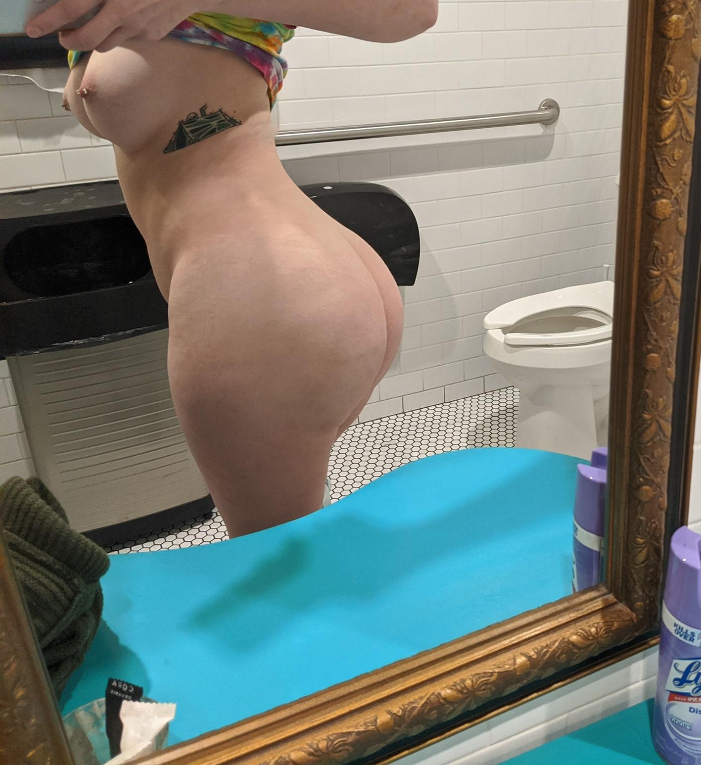 The mirror was perfect height for an ass pic